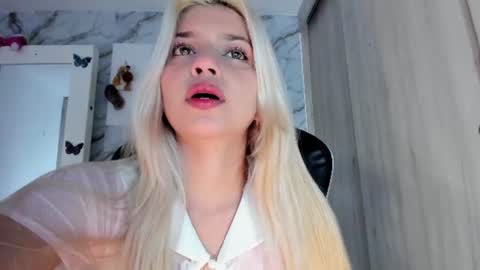 Snapshot of chloe_sweet7 chatting on 06/21/26, 03:31 Chloe Miller online show from 06/21/26, 03:31