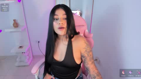 Snapshot of chloe_t2 chatting on 03/22/26, 12:03 chloe_t2 online show from 03/22/26, 12:03
