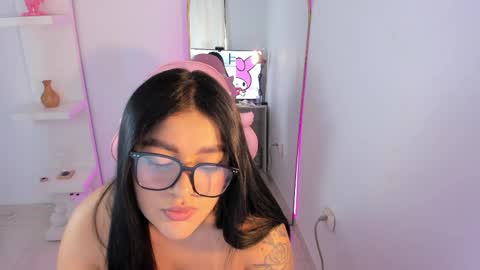 Snapshot of chloe_t2 chatting on 03/27/26, 09:47 chloe_t2 online show from 03/27/26, 09:47