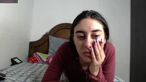 Snapshot of chloe_vahos chatting on 12/15/24, 03:42 Chloe online show from 12/15/24, 03:42