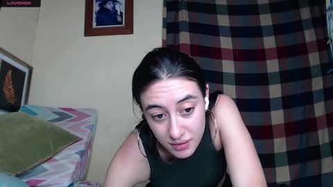 Snapshot of chloe_vahos chatting on 02/12/25, 08:29 Chloe online show from 02/12/25, 08:29