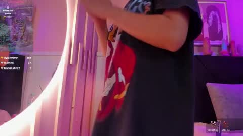   online show from 11/28/25, 07:49