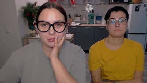 Eva and Sandra online show from 12/26/24, 09:47