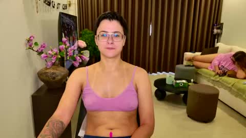 Snapshot of chloe_x_ chatting on 06/22/26, 03:25 Eva and Sandra online show from 06/22/26, 03:25