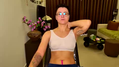 Snapshot of chloe_x_ chatting on 07/02/26, 04:51 Eva and Sandra online show from 07/02/26, 04:51