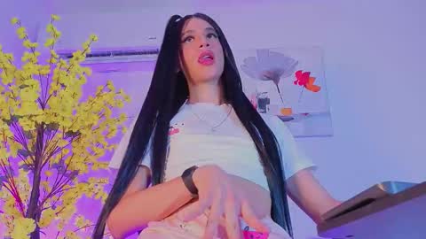 Snapshot of chloebigcockxx chatting on 10/27/25, 11:52 Im Chloe independent account online show from 10/27/25, 11:52