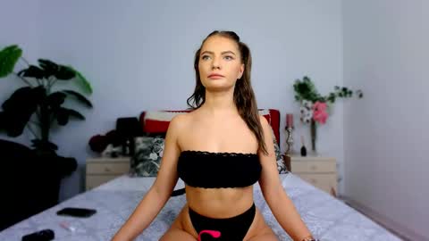 Chloe online show from 11/06/25, 06:03