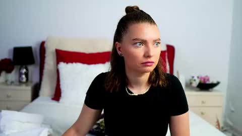 Chloe online show from 06/14/26, 04:25