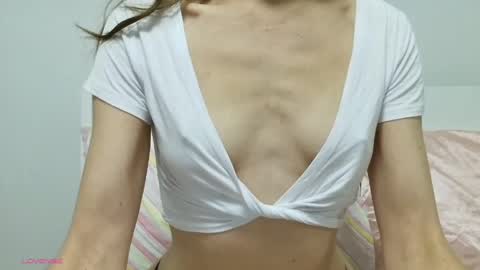 Snapshot of chloee__x chatting on 05/22/26, 10:43 chloee__x online show from 05/22/26, 10:43