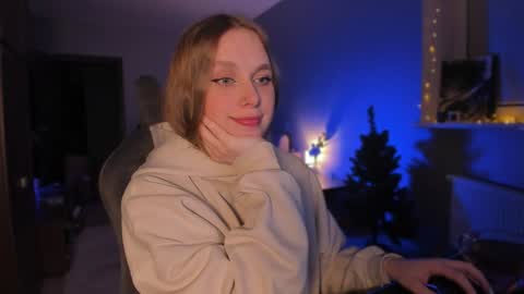 Snapshot of chloegins chatting on 12/14/24, 03:51 chloegins online show from 12/14/24, 03:51
