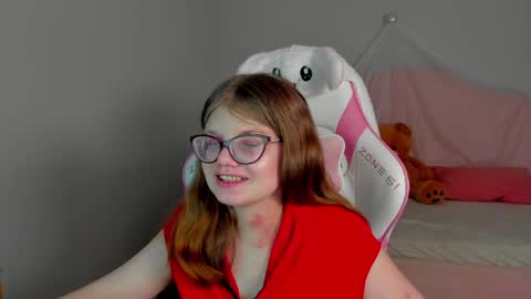 ChloeHalses online show from 04/10/26, 07:07