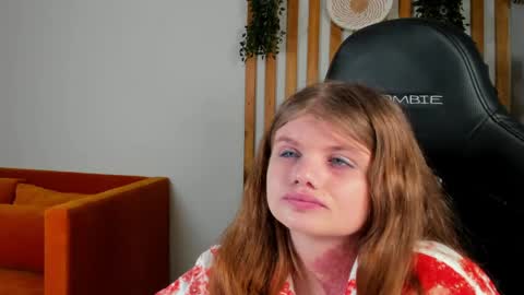ChloeHalses online show from 06/05/26, 05:18
