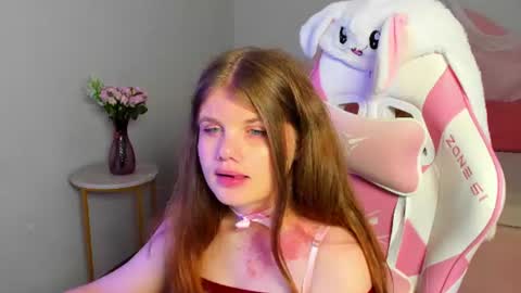 ChloeHalses online show from 06/16/26, 05:37