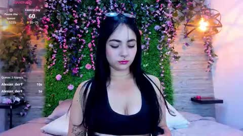 Snapshot of chloeharper1 chatting on 12/19/25, 07:04 Chloe online show from 12/19/25, 07:04