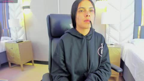  Chloe Harper  online show from 01/10/26, 11:34