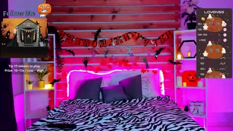 Chloe online show from 10/25/25, 01:35