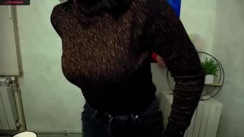 Chloe online show from 11/08/25, 04:45