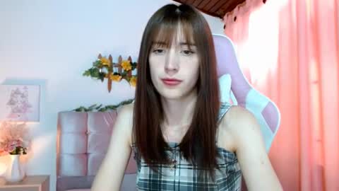 Chloe online show from 12/04/25, 09:34