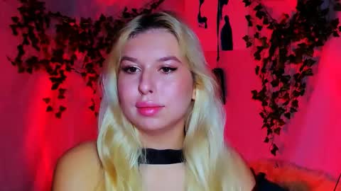 ChloeRicci online show from 11/24/25, 10:59