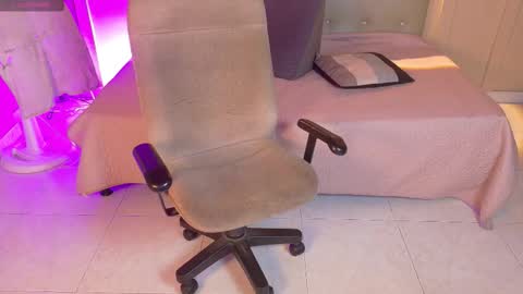 Chloe rosse online show from 10/05/25, 01:15