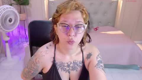 Chloe rosse online show from 06/28/26, 01:17
