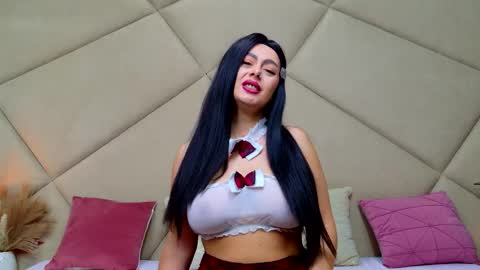 Chloe Vee online show from 11/29/25, 06:05