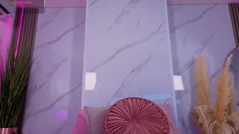 Chlooe online show from 10/20/25, 01:06