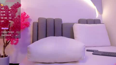 Snapshot of chlowe_taylor chatting on 02/21/26, 04:46 chlowe online show from 02/21/26, 04:46