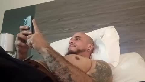 Snapshot of cho69691 chatting on 04/01/26, 01:06 cho69691 online show from 04/01/26, 01:06