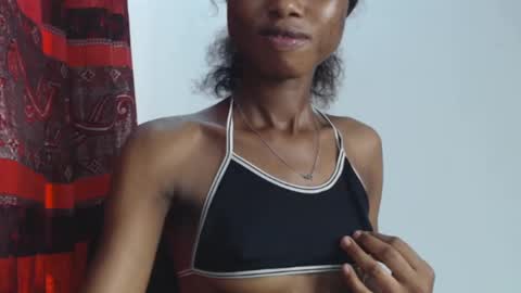 Snapshot of choco_petitqueen chatting on 12/07/24, 01:07 choco_petitqueen online show from 12/07/24, 01:07