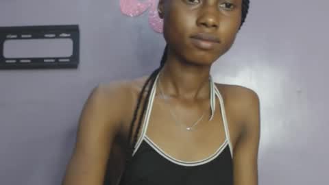 Snapshot of choco_petitqueen chatting on 01/12/25, 10:45 choco_petitqueen online show from 01/12/25, 10:45