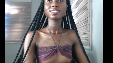 Snapshot of choco_petitqueen chatting on 11/08/25, 07:41 choco_petitqueen online show from 11/08/25, 07:41