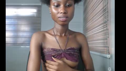 Snapshot of choco_petitqueen chatting on 12/01/25, 07:13 choco_petitqueen online show from 12/01/25, 07:13