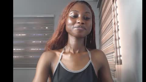 Snapshot of choco_petitqueen chatting on 01/06/26, 09:35 choco_petitqueen online show from 01/06/26, 09:35