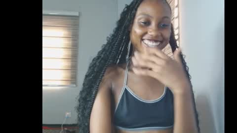 Snapshot of choco_petitqueen chatting on 02/23/26, 07:50 choco_petitqueen online show from 02/23/26, 07:50