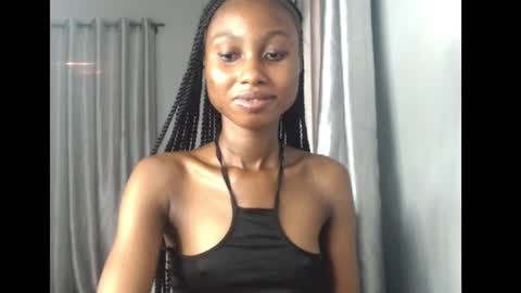 Snapshot of choco_petitqueen chatting on 03/06/26, 07:05 choco_petitqueen online show from 03/06/26, 07:05