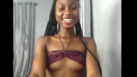 Snapshot of choco_petitqueen chatting on 03/12/26, 07:31 choco_petitqueen online show from 03/12/26, 07:31