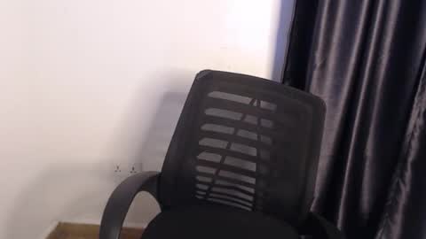 Snapshot of choco_zi chatting on 10/17/25, 06:38 zi online show from 10/17/25, 06:38