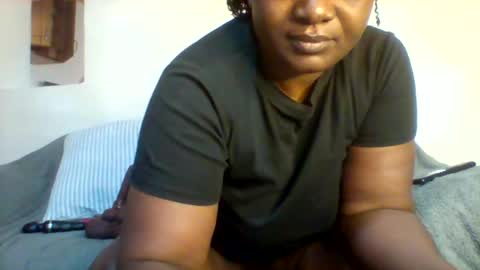 chocobabe002 online show from 10/21/25, 04:13