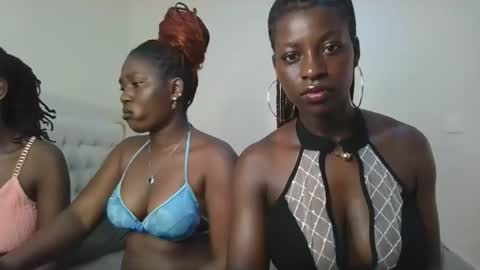 Snapshot of chocolate_iva chatting on 10/19/25, 09:32 Iva online show from 10/19/25, 09:32