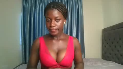 Snapshot of chocolate_iva chatting on 11/08/25, 05:29 Iva online show from 11/08/25, 05:29