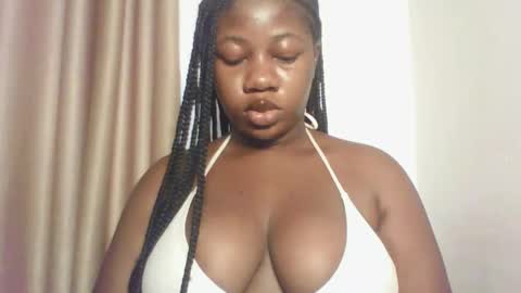 Snapshot of chocolateassgirl61 chatting on 10/29/25, 07:10 chocolateassgirl61 online show from 10/29/25, 07:10