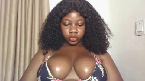 chocolateassgirl61 online show from 11/20/25, 07:30