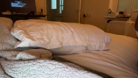 chocolatebunnycakez online show from 11/25/25, 12:32