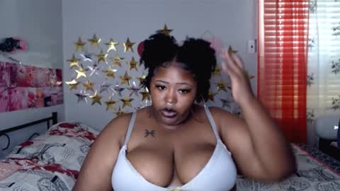 Snapshot of chocolatebunnyxx69 chatting on 10/14/25, 07:03 Melina online show from 10/14/25, 07:03