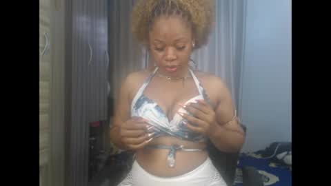 Snapshot of chocox_petitqueen chatting on 06/03/26, 06:38 ethereal online show from 06/03/26, 06:38