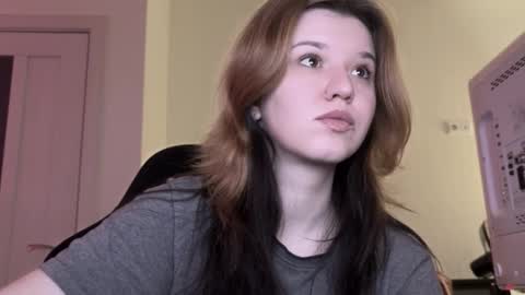 Lissa online show from 12/22/25, 01:02