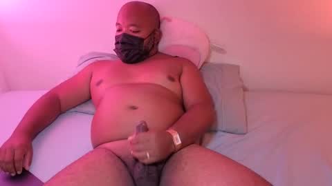 Snapshot of chokelatte chatting on 10/28/25, 10:23 chokelatte online show from 10/28/25, 10:23