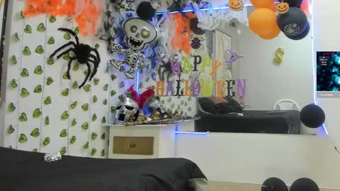 Chorey Thaylor online show from 10/22/25, 02:39