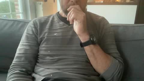 Snapshot of chris13abcd chatting on 12/23/25, 08:01 chris13abcd online show from 12/23/25, 08:01